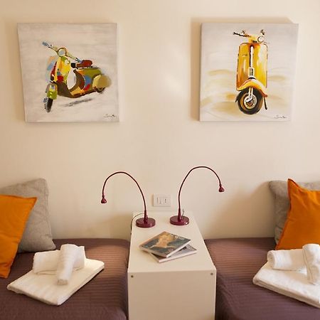 Fiera Monterosa 11 Apartment Milán Habitación foto